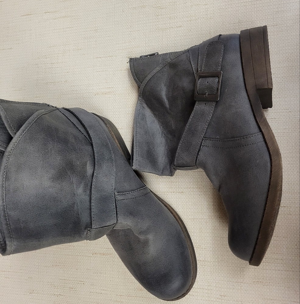 No Parking Grey Buckle Ankle Boots Sz 9